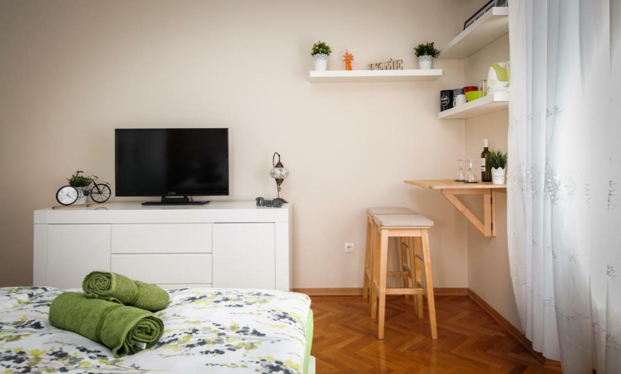 Private Accommodation Milisa Split Exterior photo