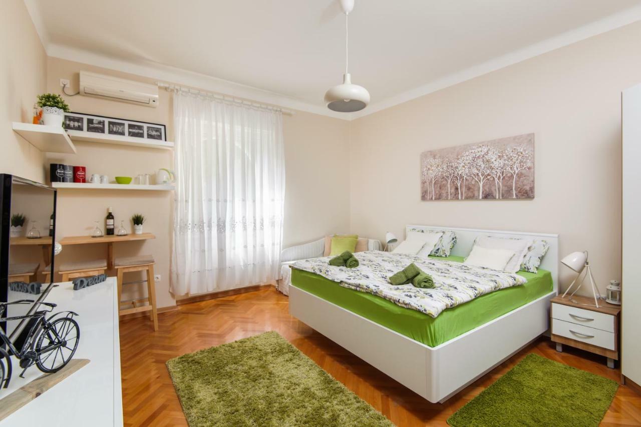 Private Accommodation Milisa Split Exterior photo